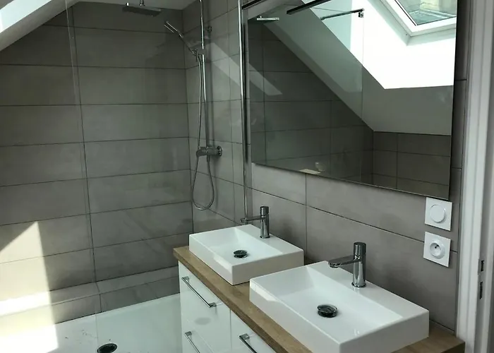 Centre - Vue Cathedrale - 33 *